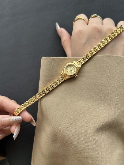 1pc Elegant Luxury Petite Women's Bracelet Watch, Thin Square Minimalist Quartz Watch, Suitable For Daily Wear, Birthday Gift