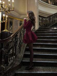 华丽镂空透视性感复古蕾丝边饰俏皮派对蕾丝提花连衣裙 - 酒紅色 - 查看 6