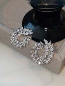 一对镶嵌奢华立方氧化锆的圆形耳环，优雅水滴形设计，独特且适合Y2K女性日常聚会、约会、旅行、配饰、婚礼礼物、新娘季耳环、情人节配饰、夏季、珠宝 - 銀色 - 查看 2