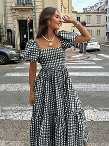 女士格子优雅波西米亚风休闲荷叶边褶皱下摆黑白连衣裙，适合女士新年夜、夏季度假、情人节、生日、优雅派对、节日、沙滩、春季等场合穿着。 - 黑與白 - 查看 2