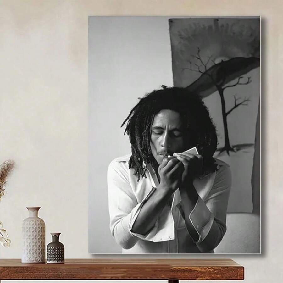 Framed Bob Marley Smoking Poster, Black And White, Bob Marley Print, Vintage Photography, Music Poster, Printable Wall Art, Wall Art.Birthdays,Valentine's Day, Mother's Day, New Year, Halloween,Thanksgiving Day, Christmas, Easter ,Home Living Room Office Wall Decor, Perfect Gift And Wall Decoration, Room Decor, Wall Art Decor, Wall Decor, Living Room. - Framed(有框架) - 查看 1
