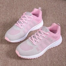 大码女士休闲运动鞋，时尚透气网眼软底跑步鞋，春秋季特价批发