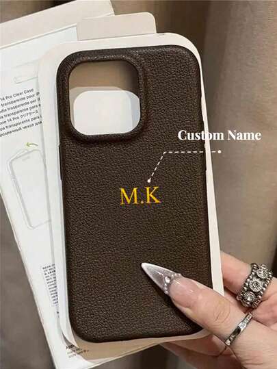 1pc Customized Faux Leather Textured Phone Case, Personalized Letter Name, Korean Style Minimalist Solid Color Shockproof Couple Phone Case, Compatible With Apple 17 16 15 14 Pro Max 13 12 11 Plus, Valentine's Day Gift, Birthday Gift, Holiday Gift, Gift For Him/Her, Personalized Gift, Etsy/ Customized Product, Anniversary Gift, Wedding Gift, Personalized Gift For Dad/Mom (Foil Stamping)