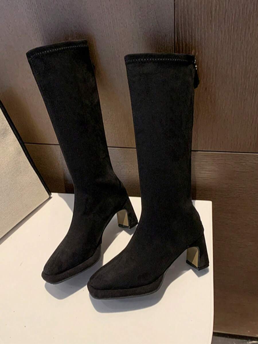 Botas de moda para mujer, nuevas llegadas del otoño/invierno 2025, botas elásticas de gamuza con suela gruesa y tacón alto, botas de plataforma, botas de vestir con cremallera trasera y tacón alto, botas marrones