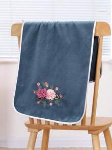 浴室用品，1条毛巾+1条浴巾，珊瑚绒刺绣套装，浪漫时尚，情侣款，适合家庭使用，不同尺寸单独出售。请选择您喜欢的尺寸，这款奢华产品适合日常使用，浴室、健身房、酒店等场所，是日常必备品，也是情人节、母亲节礼物、家居浴室装饰、秋季装饰、返校季、美容院、家庭浴室、淋浴浴巾、美容院、酒店、运动、家居必需品、毛巾、护肤浴巾。