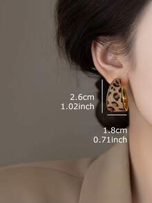 1 paire de boucles d'oreilles créoles vintage élégantes avec imprimé léopard floqué, design unique, convient pour les fêtes et les rassemblements - Or jaune - Voir 4