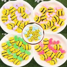 Yellow Resin Bee Shaped Non Porous Beads, Bee Themed Birthday Party Beads & Bead Assortments, Used For DIY Hair Clips, Phone Cases, Clothing Accessories, Envelope Cutting And Pasting Decoration, Christmas Eve, Thanksgiving, Halloween Parties, Holiday Parties, Birthday Gifts, Back To School Season, Bee Festival Decoration Accessories