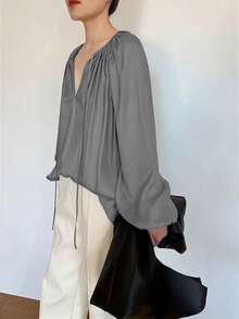 Elegant Women's Shirt, Loose V-Neck Faux Silk Satin Shirt, Balloon Sleeves And Ruched - 灰色 - 查看 9