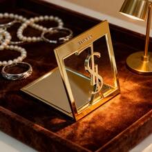 Yves Saint Laurent مرآة مربعة ذهبية، إحساس فاخر، شعار كبير، سهلة الحمل، لإجراء لمسات تجميلية، لاستخدام يومي