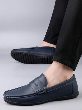 男士蓝色休闲仿皮乐福鞋，轻便舒适，适合春秋季穿着