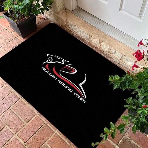 Zerbino con monogramma della squadra di corse Holden - Tappeto in poliestere antiscivolo e antimacchia per la decorazione della casa | Perfetto per cucina, bagno, lavanderia | Asciugatura rapida e lavabile in lavatrice, Tappeto di velluto di lusso - Tappeto lavabile di alta qualità, leggero e morbido, tappeto a pelo corto antiscivolo e durevole, disponibile in più misure, Tappeto da bagno antiscivolo, Decorazione autunnale/invernale/romana, Decorazione per la casa