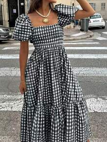 女士格子优雅波西米亚风休闲荷叶边褶皱下摆黑白连衣裙，适合女士新年夜、夏季度假、情人节、生日、优雅派对、节日、沙滩、春季等场合穿着。 - 黑與白 - 查看 1