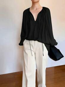 Elegant Women's Shirt, Loose V-Neck Faux Silk Satin Shirt, Balloon Sleeves And Ruched - 黑色 - 查看 6