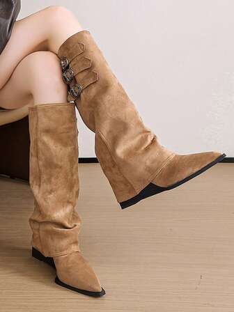 女士浅色过膝靴，时尚卡其色坡跟靴，新款秋冬裤靴，马靴，高筒百褶靴，卡其色绒面中筒一脚蹬靴