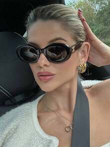 1pc Oval Small Frame Women's Fashionable Glasses, Casual And Versatile, Suitable For Wearing On Daily Outings - Black Frame Gray Film - View 3