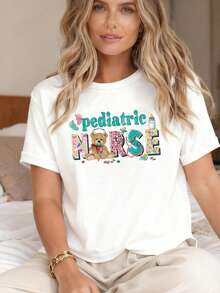 Mujer002 Camiseta de Mujer México  Casual Versátil  Cómodo y Elegante Camisa femenina con diseño atractivo que dice "pediatric nurse" con un osito y accesorios infantiles, perfecta para aquellos que aman la salud infantil - Blanco - Ver 1