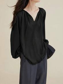 Elegant Women's Shirt, Loose V-Neck Faux Silk Satin Shirt, Balloon Sleeves And Ruched - 黑色 - 查看 9