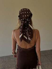1 pièce Foulard en satin imprimé minimaliste, nouvel accessoire de mode printanier, convient aux femmes, peut être utilisé comme ceinture, décoration de sac, ruban, bandeau ou foulard, un choix idéal pour rehausser votre look global. - Pois marron - Voir 5