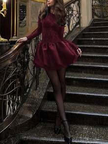 华丽镂空透视性感复古蕾丝边饰俏皮派对蕾丝提花连衣裙 - 酒紅色 - 查看 4