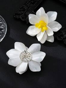 1 Pair Handmade Floral Stud Earrings, Unique Design Daisy Flower Earrings, Acrylic Petals, Cute & Versatile For Daily Wear