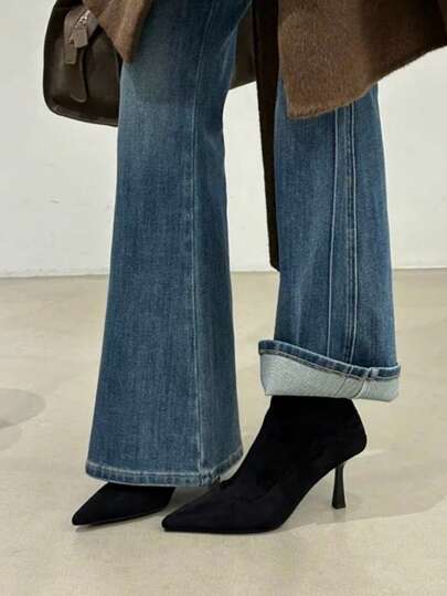 2025 Höst/Vinter Nya europeiska och amerikanska spetsiga högklackade korta stövlar, smal passform med lapptäcke, retro bruna korta stövlar, kitten heels