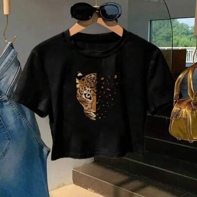 Cropped Feminino Estampa Tigre com Design Leopardo Camiseta de Manga Curta Gola Redonda Ajustado para Todas as Estações