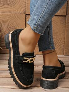 2025 Spring/Autumn New Round Toe Thick Sole Chunky Heel Casual Metal Chain Slip-On Shoes, Suede College Style Flat Shoes For Women