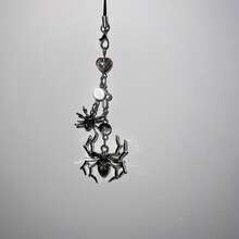 新款高端万圣节风格饰品，ins风，原创设计，暗黑系，个性化定制，Y2K风格，金属质感，手工串珠玻璃珠十字架，可爱金属蜘蛛设计，手机挂绳，手机挂饰，手机吊坠，包包挂饰，耳机盒挂饰，钥匙扣 - 銀色 - 查看 9