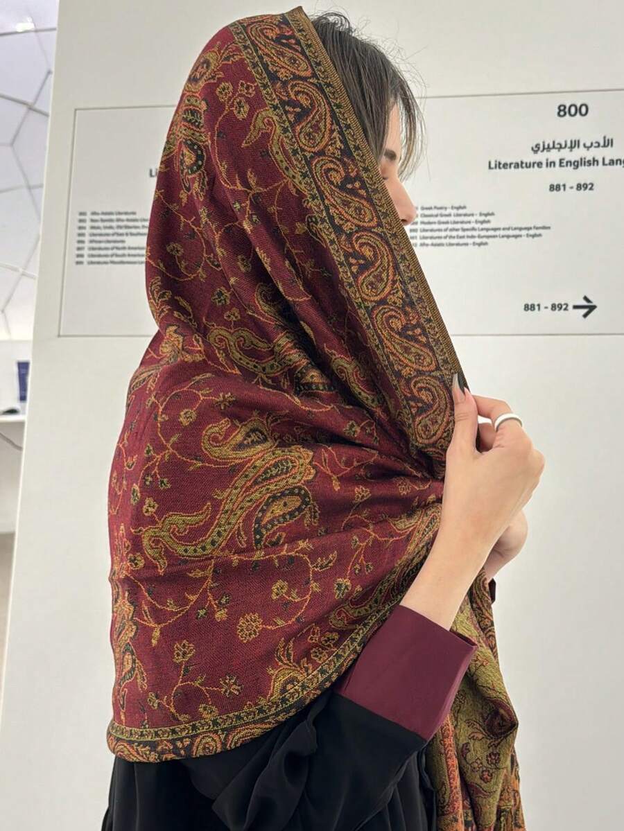 1条女士围巾，波西米亚风格，复古佩斯利花纹头巾，休闲优雅防晒披肩，适合日常佩戴，也可搭配连衣裙，适合旅行、海滩、度假等场合。