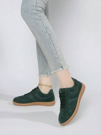 Retro Dark Green Casual Shoes: Suede-Like Material + Rubber Sole, Soft And Comfortable, Unlocking Vintage Street And Casual Luxury Styles, Versatile Sporty Casual Shoes For All Seasons