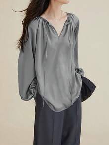 Elegant Women's Shirt, Loose V-Neck Faux Silk Satin Shirt, Balloon Sleeves And Ruched - 灰色 - 查看 7