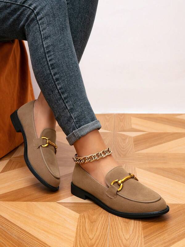 أحذية نسائية لوفرز، لوفرز مسطحة بإبزيم معدني مدبب، أحذية كاجوال بروغ خارجية رجعية، أحذية لوفرز بطراز كلية، أحذية كاجوال، أحذية نسائية