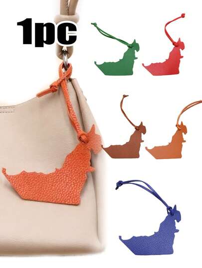 Pendentif en cuir de la carte des Émirats arabes unis - Pendentif de sac en PU, pour sacs à main, fourre-tout, étuis d'appareil photo. Pendentif de décoration du désert du Moyen-Orient, porte-clés de voiture, accessoires décoratifs de sac. Accessoires de bijouterie créative, décorations d'anniversaire, cadeau d'anniversaire pour les voyageurs et les amateurs de culture arabe, parfait pour Noël et Thanksgiving. Breloques de sac, accessoires de voiture, idées de cadeaux pour enseignants, amis, sœurs