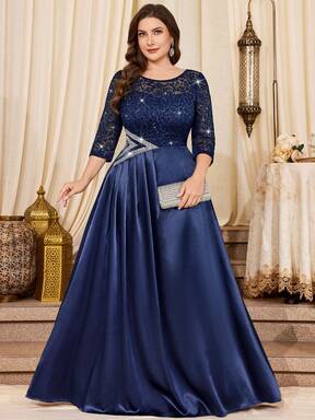 فستان سهرة رسمي مع إدراج من الترتر والدانتيل وأكمام 3/4 ومرصع بالراين على الخصر وبتصميم متباين من الساتان والطيات على الهيم، مناسب للحفلات والأعراس والمناسبات الرسمية كالعشاء وحفلات التخرج