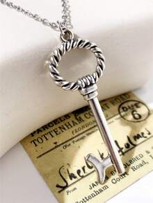 1pc Gothic Mysterious Magic Distressed Silver-Tone Key Pendant Necklace, Vintage Minimalist Suitable For Men And Women Daily Wear, Gift For Friends, Cosplay Jewelry