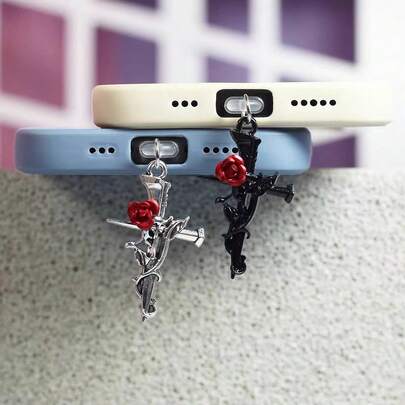 Diseño original, estilo Ins, ambiente de Halloween, ambiente de noche oscura, colgante de tapón antipolvo de teléfono con cruz de rosa roja de metal, accesorio decorativo para teléfono, adecuado para iPhone, puerto Type-C Android, tapón antipolvo para estuche de auriculares y puerto de carga