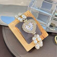 1pc Women's Alloy Bracelet Watch, Fashionable Heart-Shaped Case, Arabic Numeral Dial, Delicate Quartz Watch, Elastic Pearl Strap, Suitable For Daily Decoration