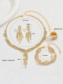 Women's Fashion Jewelry Set (5PCS/Set) This Is A Women's Fashion Jewelry Set, Also A Stylish Bridal Jewelry Set. It Is A 5-Piece Set Including A Necklace, Earrings, A Bracelet, And A Ring, Designed As An Accessory Wedding Dresses And Formal Gowns. It Features An Elegant, Versatile, And High-End Style. Women Who Fashion And Elegance, This Jewelry Set (Containing Earrings, A Necklace, And A Ring) Is Suitable Matching With Outfits On Daily Occasions, Festivals, Gatherings, And Parties. Furthermore, It Serves As A Family Members And Friends, And Also Makes A Fashionable Present Brides And Bridesmaids At Weddings. It Is Truly A Stylish And Elegant Women's Jewelry Set. - 金色 - 查看 4