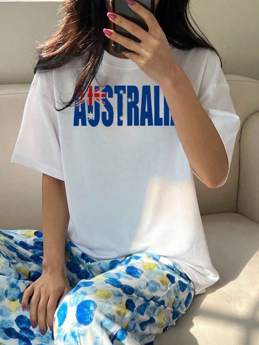 Mujer002 Camiseta de Mujer México Casual Versátil Cómodo y Elegante Camisa blanca con el emblema de Australia en letras grandes, perfecta para el estilo casual y la expresión de identidad cultural - Blanco - Ver 1
