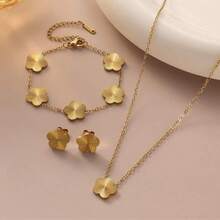 Juego de joyas chapado en oro de 18K de acero inoxidable con trébol de 5 hojas con textura, collar, pulsera, pendientes para mujer, accesorios de lujo con encanto vintage de la suerte, regalo para ella - Dorado - Ver 11