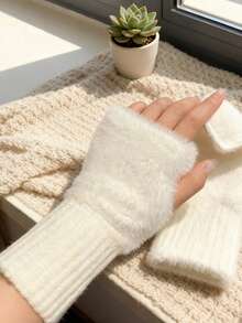 1/2/3 双装女士时尚保暖毛绒手套 - 彩色 - 查看 2