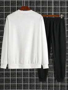 Disney A Round-Neck White Long-Sleeved Sweatshirt With A Mickey Mouse Print Of "Entertainment Time" And Paired With Black Casual Cropped Trousers.Men 2 Pieces Set.Men Fall Clothes. - trắng - Xem 3