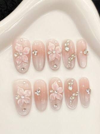 10 pièces Faux ongles moyens en amande de luxe faits à la main, pour Noël, avec 3 pièces d'outils, adhésif à ongles et languettes. Convient pour les filles et les femmes pour assister à des fêtes.