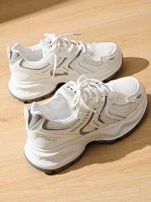 女士春秋新款休闲厚底运动鞋，网眼透气厚底坡跟舒适系带轻便百搭时尚运动鞋，白色/灰色，适合所有季节，运动休闲鞋