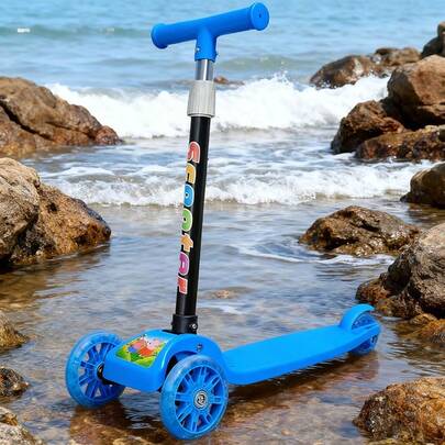 Un scooter de clics ajustable con mangos suaves, tubos verticales y pedales con seis tipos de iluminación. La rueda PU ensanchada está equipada con iluminación, lo que lo convierte en un scooter versátil para niños.