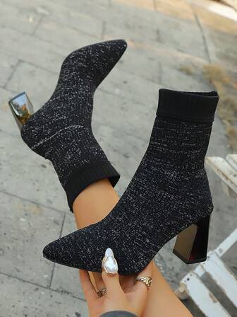 1 双高品质时尚舒适百搭女士袜靴，适合户外、节日和重要场合，加大码弹力靴