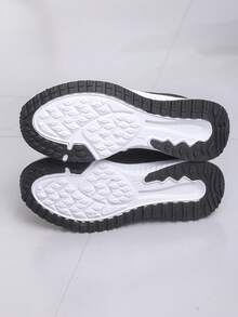 大码女式休闲时尚透气网眼软底运动鞋，运动跑步鞋，批发春秋 - 黑色 - 查看 10