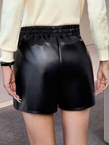 Quần short nữ EARO Chic bằng da giả, kiểu dáng thường ngày, cạp cao, lưng thun, dáng chữ A rộng rãi, có túi, chất liệu da PU, thích hợp mặc hàng ngày vào mùa hè. - màu đen - Xem 3