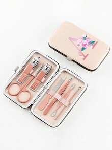 Bộ dụng cụ làm móng du lịch 7 món in họa tiết hoa và chữ cái, chữ A-Y màu hồng, hộp đựng dụng cụ chăm sóc móng dung tích lớn, bao gồm các dụng cụ bằng thép không gỉ, kìm cắt móng siêu sắc bén chống thấm nước, hộp đựng kìm cắt móng thiết kế cổ điển, thích hợp cho việc làm đẹp di động, du lịch, dã ngoại, trường nội trú và sử dụng tại nhà. - Nhiều màu - Xem 8