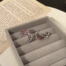 C-Shaped American Vintage Silver Saturn Earrings, Light Luxury, Fashionable, Versatile, Niche Design, Earrings For Parties, Vacations, Weddings, Fashionable Styling, Paired With Mother's Day And New Year Gifts - 銀色 - 查看 7